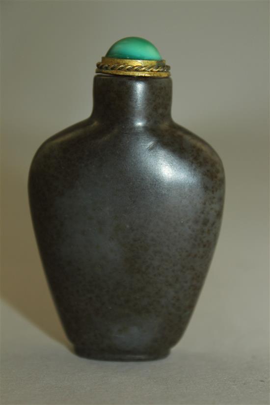 An unusual Chinese grey and brown mottled jade snuff bottle, 1800-1900, 5.6cm